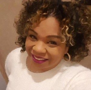 Meet your Posher, Denise